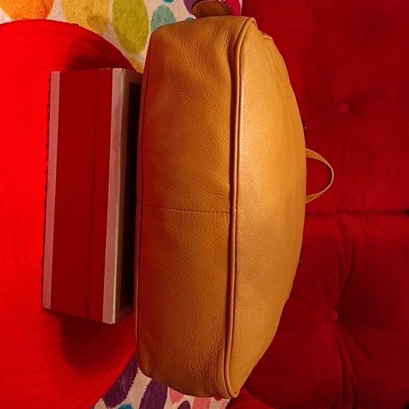 Authentic NWOT Prada yellow soft leather bag. - Picture 4 of 8